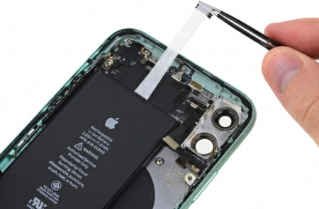 Замена аккумулятора на iPhone 11