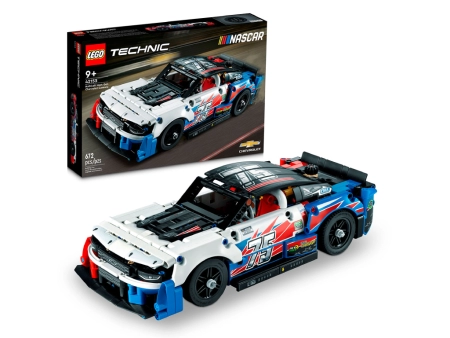 Конструктор LEGO Technic - Шевроле Камаро ZL1 NASCAR (42153)