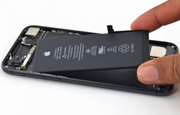 Замена аккумулятора (оригинал) на iPhone 7