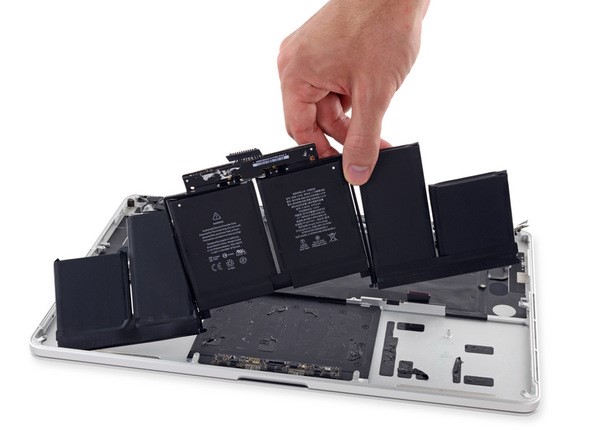 Замена аккумулятора MacBook Pro Retina 15 (A1707, A1820, A1398, A1417, A1494,  A1618)