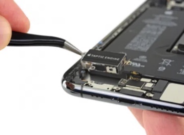Замена вибромотора на iPhone 11 Pro Max
