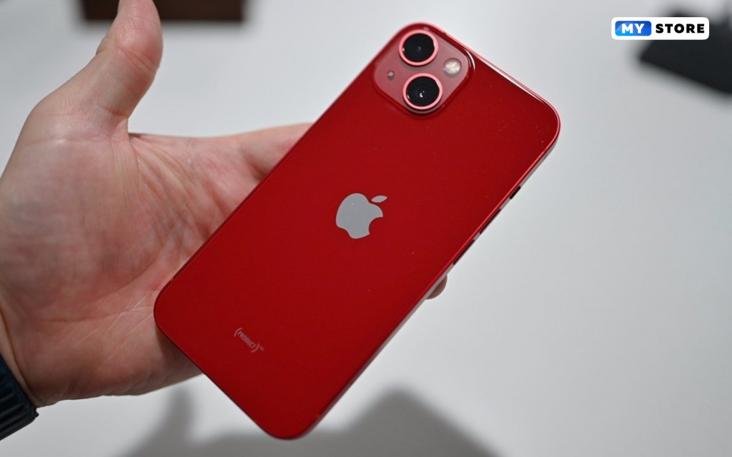 smartfon_apple_iphone_13_256gb_product_red2.jpg