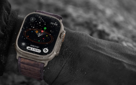 Apple Watch Ultra 2 49 мм корпус из титана ремешок Alpine Loop оливкового цвета
