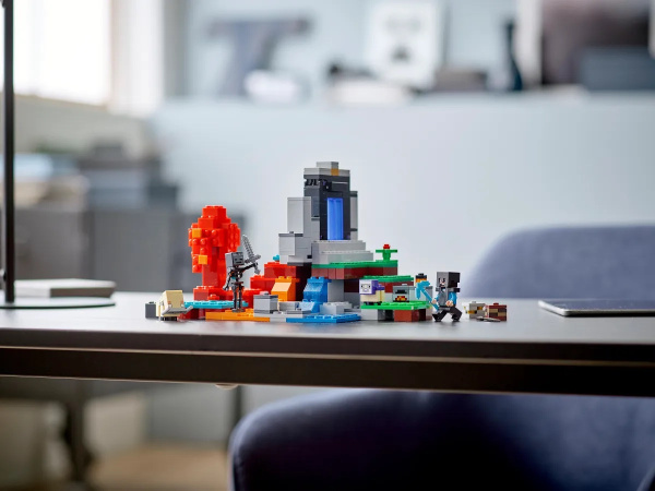 Конструктор LEGO Minecraft - Разрушенный портал (21172)