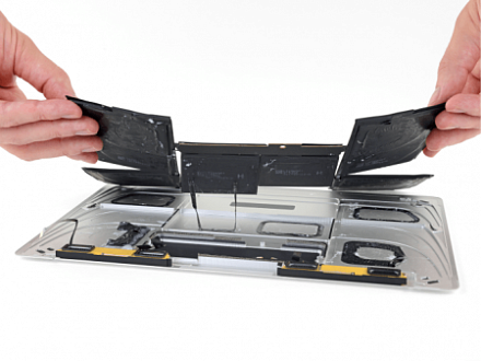 Замена аккумулятора на MacBook Pro 13 A1278 2009 2012 год (2)