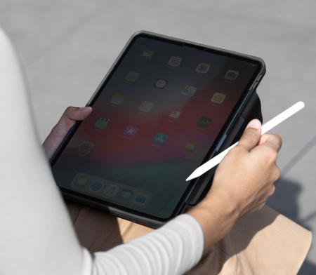 Чехол Uniq Ryze 360 Light Black для iPad Pro 13 (2024), черный