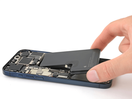 Замена аккумулятора на iPhone 15 Pro