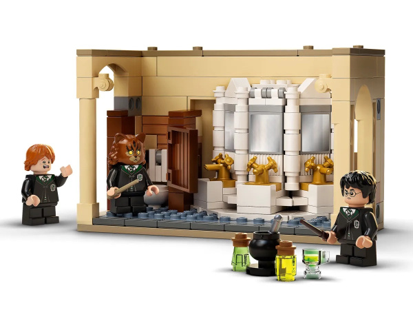 Конструктор LEGO Harry Potter - Хогвартс ошибка с оборотным зельем (76386)
