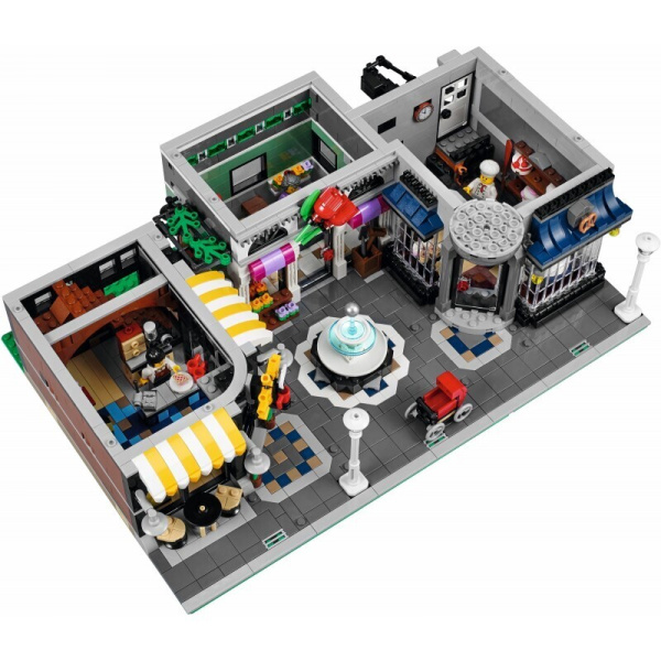 Конструктор LEGO Creator Expert - Площадь Ассамблеи (10255)