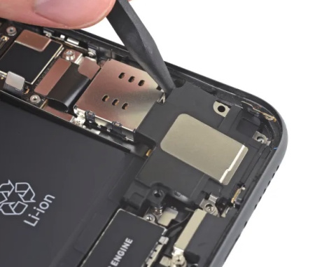 Замена микрофона на iPhone 12 mini
