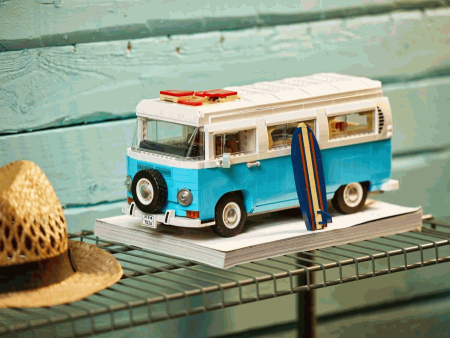 Конструктор LEGO Creator Expert - Фургон Volkswagen T2 Camper (10279)