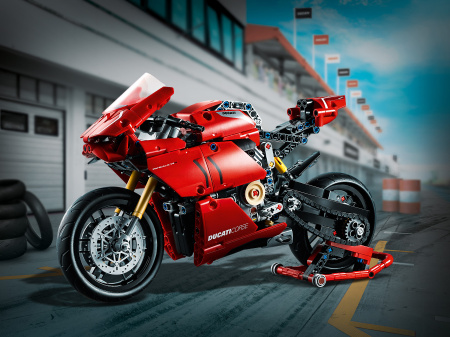 Конструктор LEGO Technic - Ducati Panigale V4 R (42107)