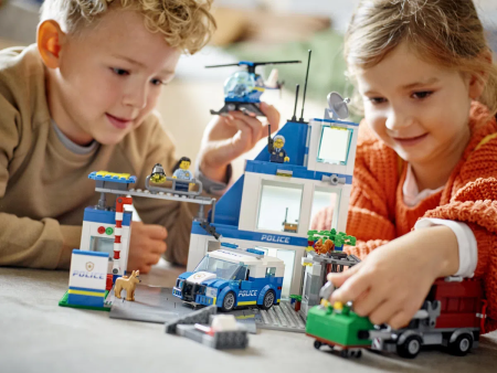 Конструктор LEGO City - Полицейский участок (60316)