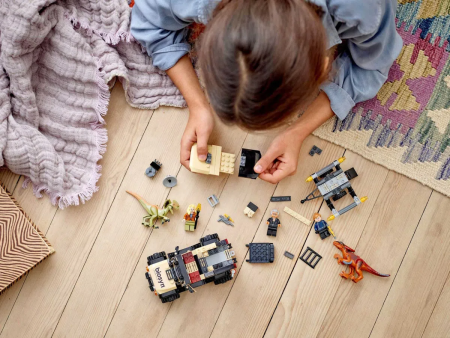 Конструктор LEGO Jurassic World™ - Перевозка пирораптора и дилофозавра (76951)