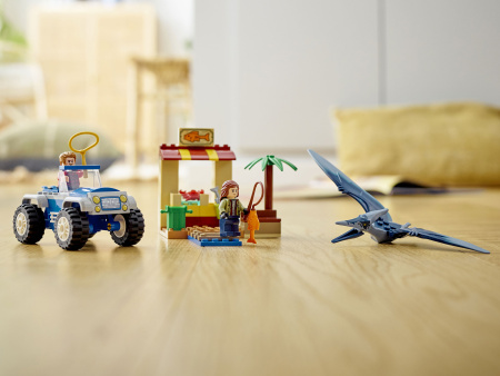 Конструктор LEGO Jurassic World™ - Погоня за птеранодоном (76943)
