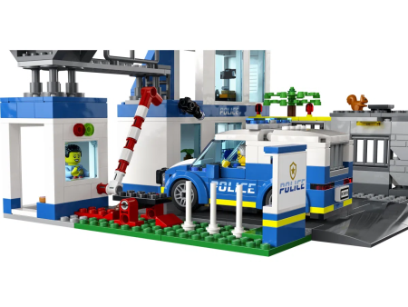Конструктор LEGO City - Полицейский участок (60316)