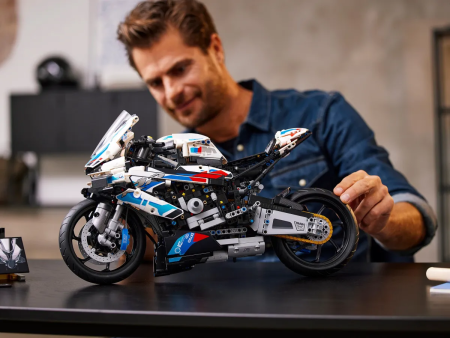 Конструктор LEGO Technic - BMW M 1000 RR (42130)
