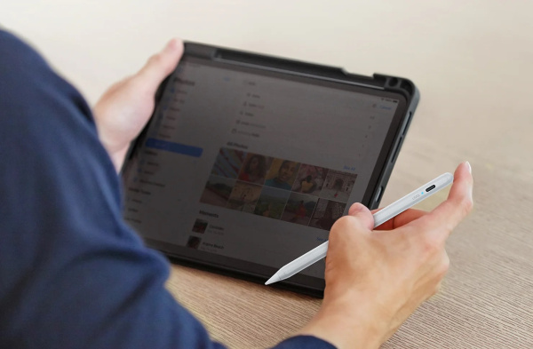 Стилус Uniq PIXO PRO Magnetic Stylus for iPad (с беспроводной зарядкой), цвет Темно-серый (PIXOPRO-DARKGREY)