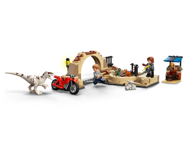 Конструктор LEGO Jurassic World™ - Атроцираптор: погоня на мотоцикле (76945)