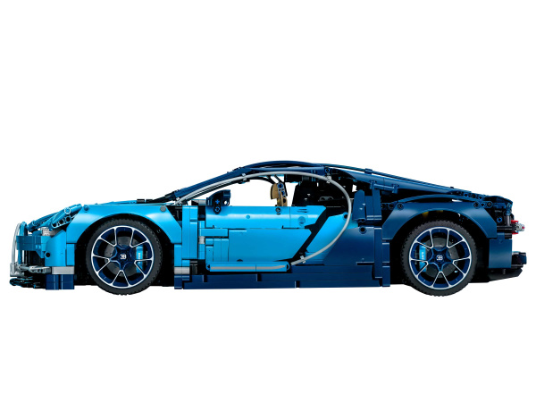 Конструктор LEGO Technic - Bugatti Chiron (42083)