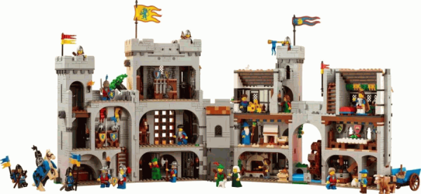 Конструктор LEGO Icons - Замок Львиных рыцарей (10305)