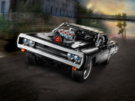 Конструктор LEGO Technic - Dodge Charger Доминика Торетто (42111)