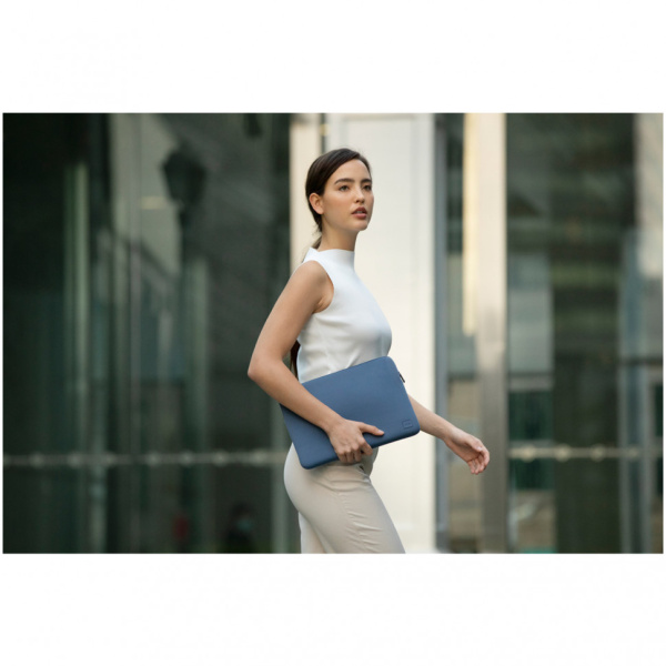 Чехол Uniq Cyprus Neoprene Laptop sleeve для ноутбуков 14", цвет Синяя бездна (Abyss Blue) (CYPRUS(14)-ABSBLUE)