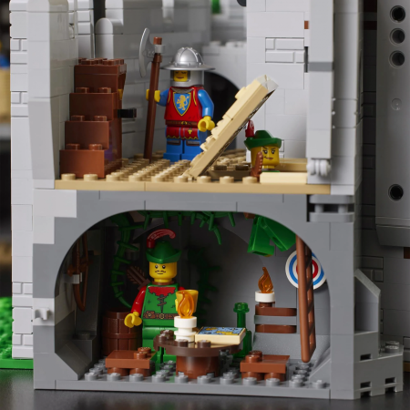 Конструктор LEGO Icons - Замок Львиных рыцарей (10305)