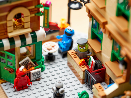 Конструктор LEGO Ideas - Улица Сезам, 123 (21324)