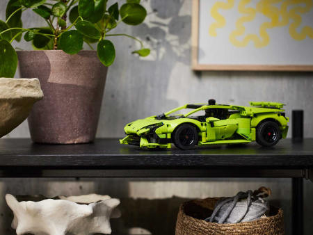Конструктор LEGO ® Technic -  Lamborghini Hurricane Tecnica (42161)