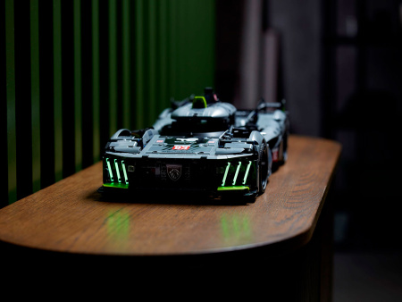 Конструктор LEGO Technic - Гибридный гиперкар PEUGEOT 9X8 (42156)
