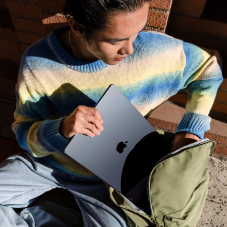 Ноутбук Apple MacBook Air 15" (M3, 8C CPU/10C GPU, 2024), 8 ГБ, 256 ГБ SSD, «сияющая звезда» (MRYR3)