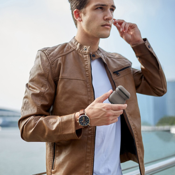 Чехол Uniq Lyden Leatherette with handstrap Grey для Airpods 4