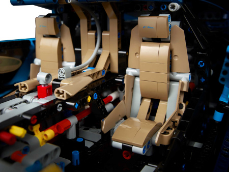 Конструктор LEGO Technic - Bugatti Chiron (42083)