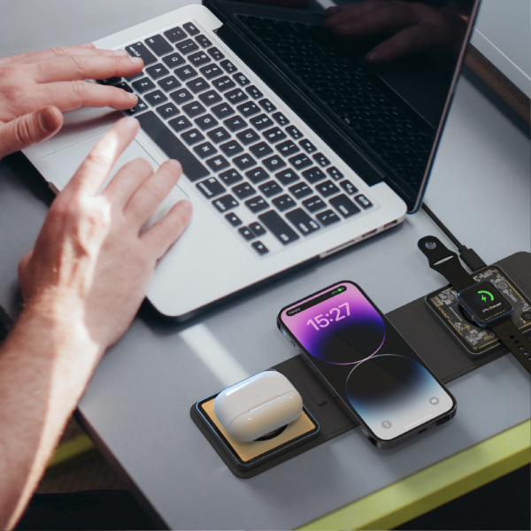 Беспроводная зарядная станция Deppa 3 в 1 Crystal MagSafe Fold Travel QI складная, черная