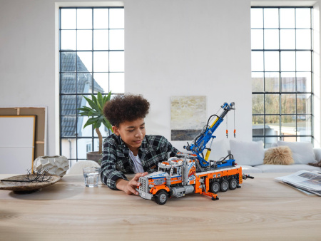 Конструктор LEGO Technic - Грузовой эвакуатор (42128)