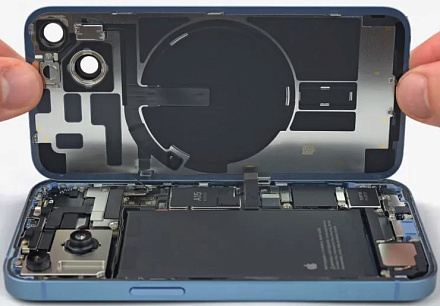 Замена заднего стекла на iPhone 14