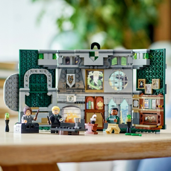 Конструктор LEGO Harry Potter - Знамя факультета Слизерин (76410)