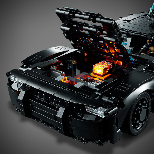 Конструктор LEGO Technic - Бэтмен: Бэтмобиль (42127)