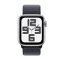 Apple Watch SE (2024), 40 мм корпус из алюминия цвета «Silver», ремешок Sport Loop цвета «Ink»