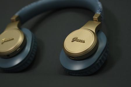Беспроводные наушники Guess Bluetooth Headphones Sound PU 4G Script Metal Logo Blue, голубой