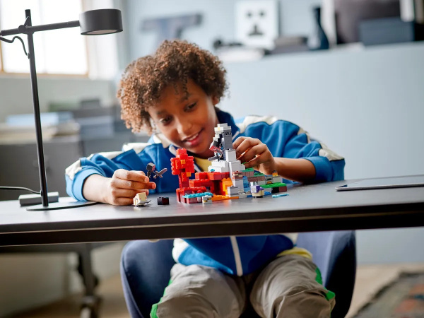 Конструктор LEGO Minecraft - Разрушенный портал (21172)